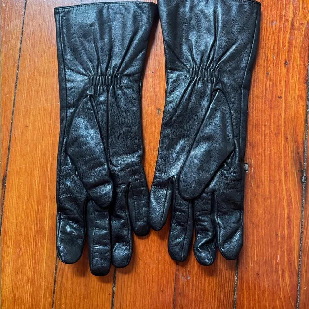 Michael Kors Black Leather Gloves with Studded Detail - Picture 2 of 4